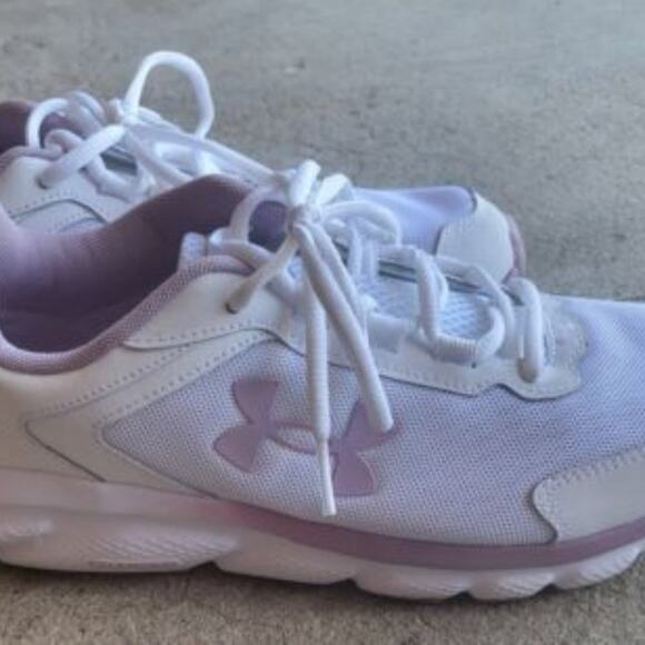 Under Armour Charged Assert 9 Womens Size 9 US Sneakers Deluxe Foam Shoes - Picture 2 of 7